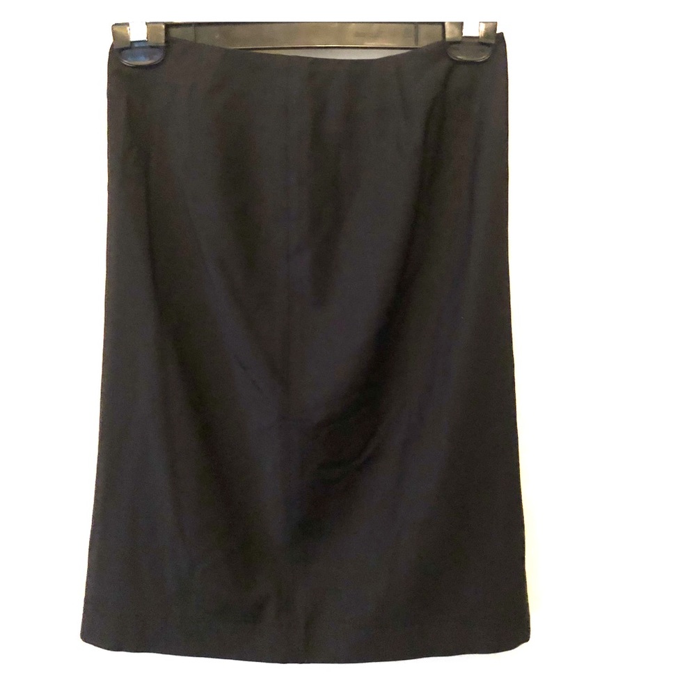 Gucci black skirt w/back slit size 38(xs)